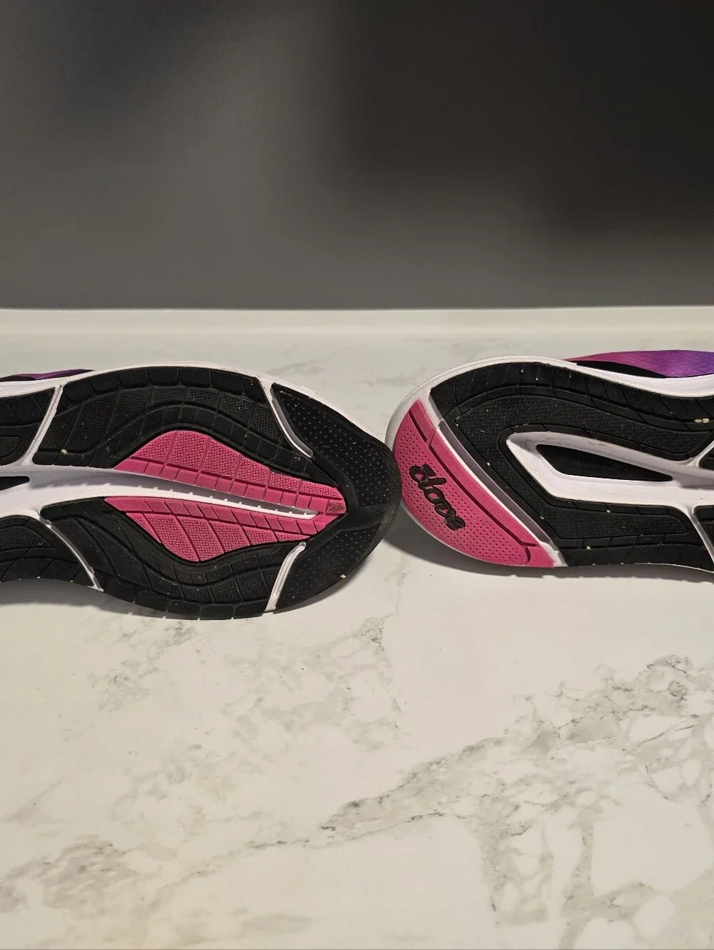 Clove Alto Gradient Pink-Purple Women's Athletic Sneakers